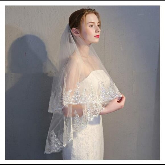 Wedding Sequins Edge Veils for Brides 2 Tier Hip Fingertip Length Veil  (lvory) - Picture 7 of 7